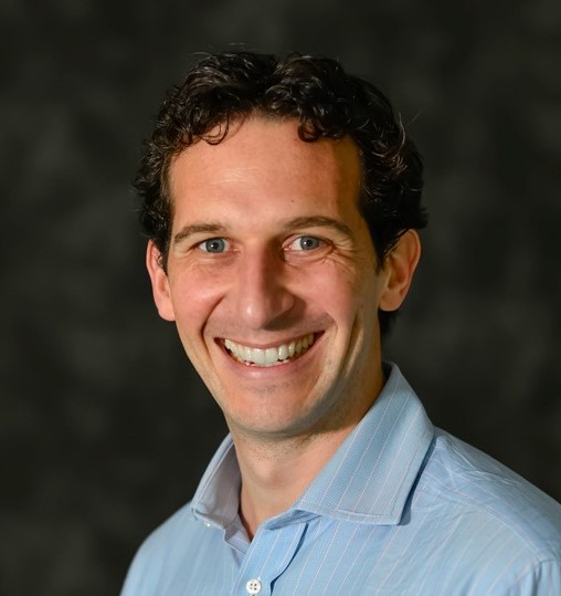 Mauricio E. Arias
